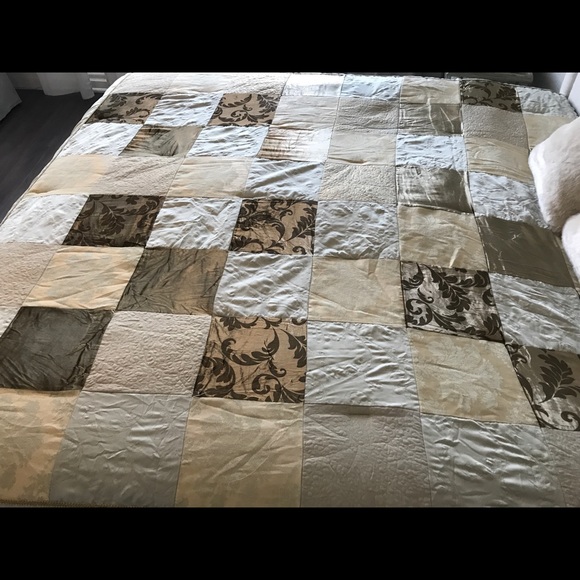 King comforter - Nicole Miller Designer - Picture 4 of 15